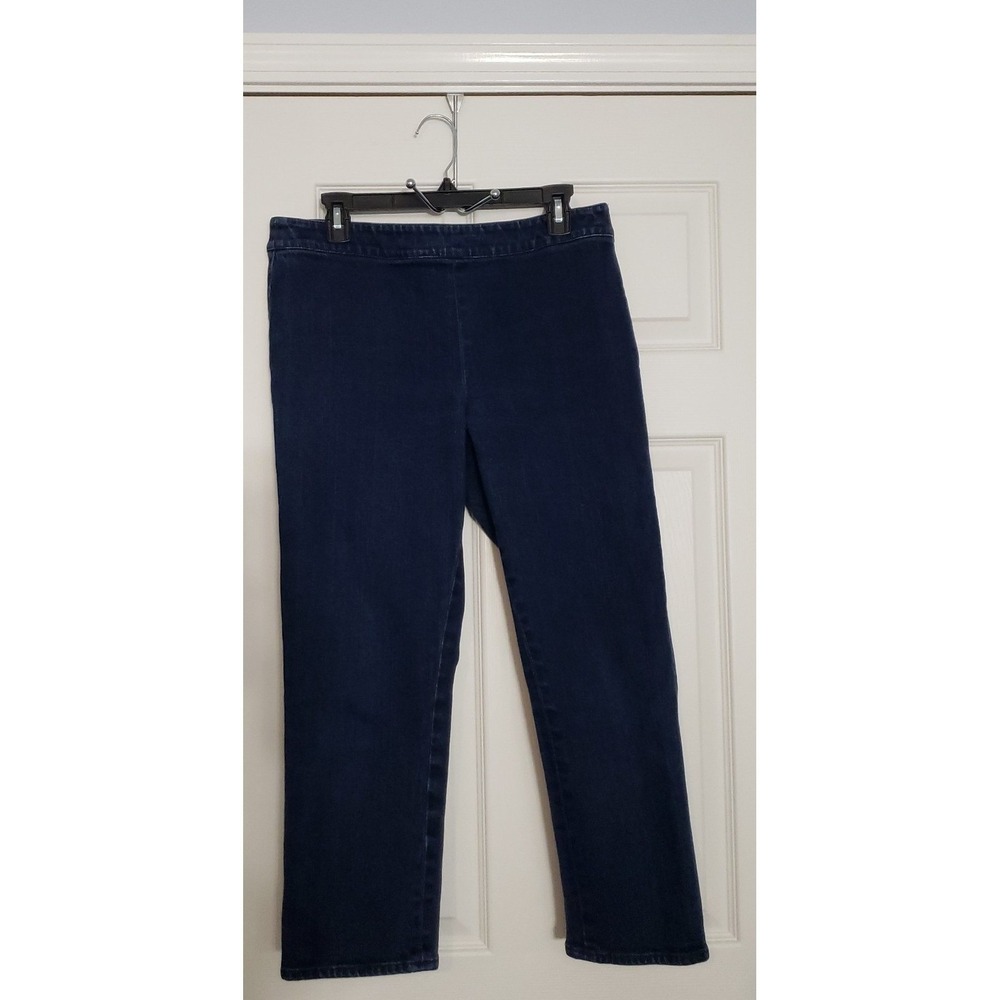 Womans Denim Capri pants Size 12 (34) Waist